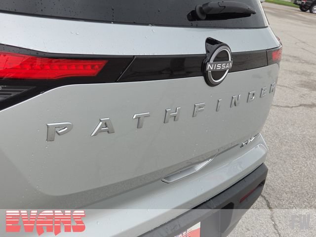 Used 2024 Nissan Pathfinder SV AWD/4WD image 4