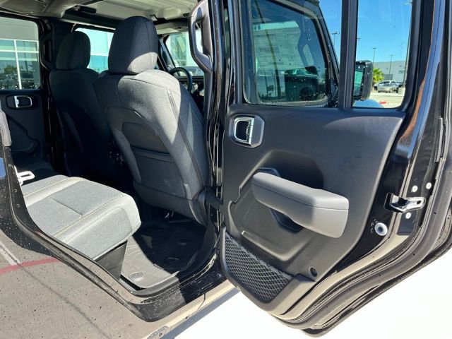 New 2025 Jeep Gladiator Sport AWD/4WD image 19