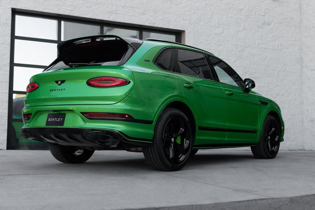 Used 2025 Bentley Bentayga image 3