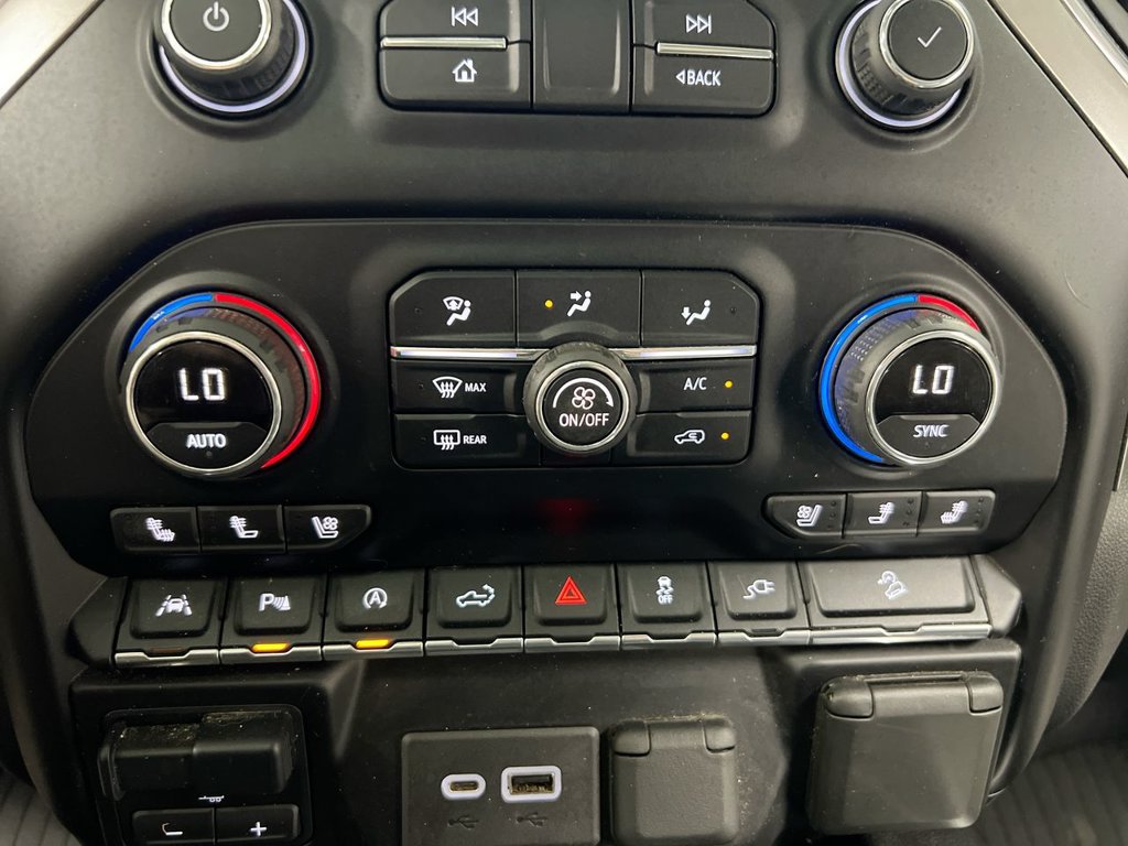 Used 2021 Chevrolet Silverado 1500 LTZ w/ LTZ Premium Package AWD/4WD image 17