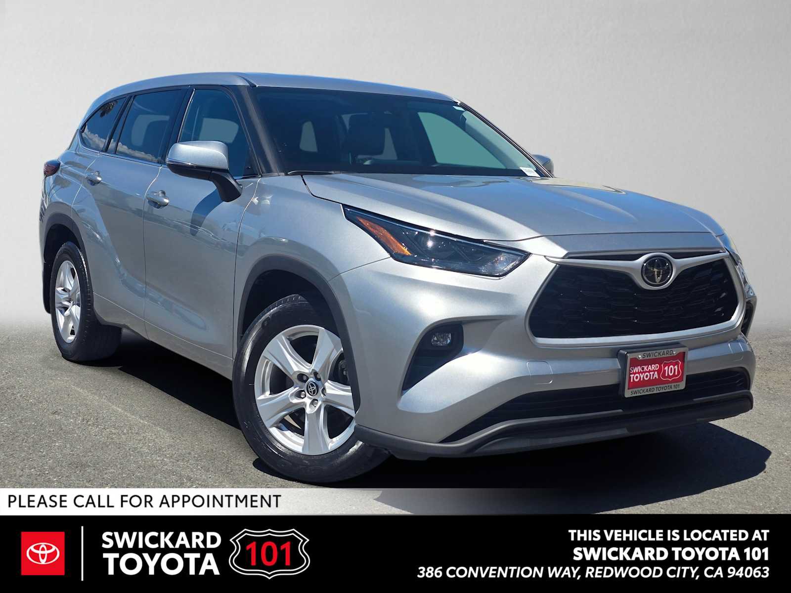 Used 2022 Toyota Highlander LE AWD/4WD image 1