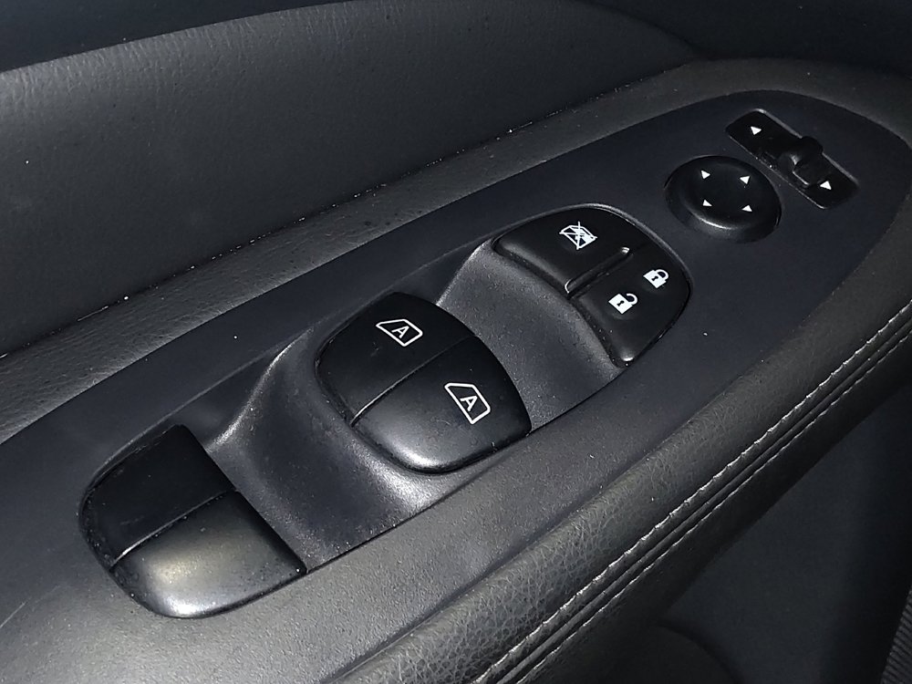 Used 2019 Nissan Pathfinder SL image 27