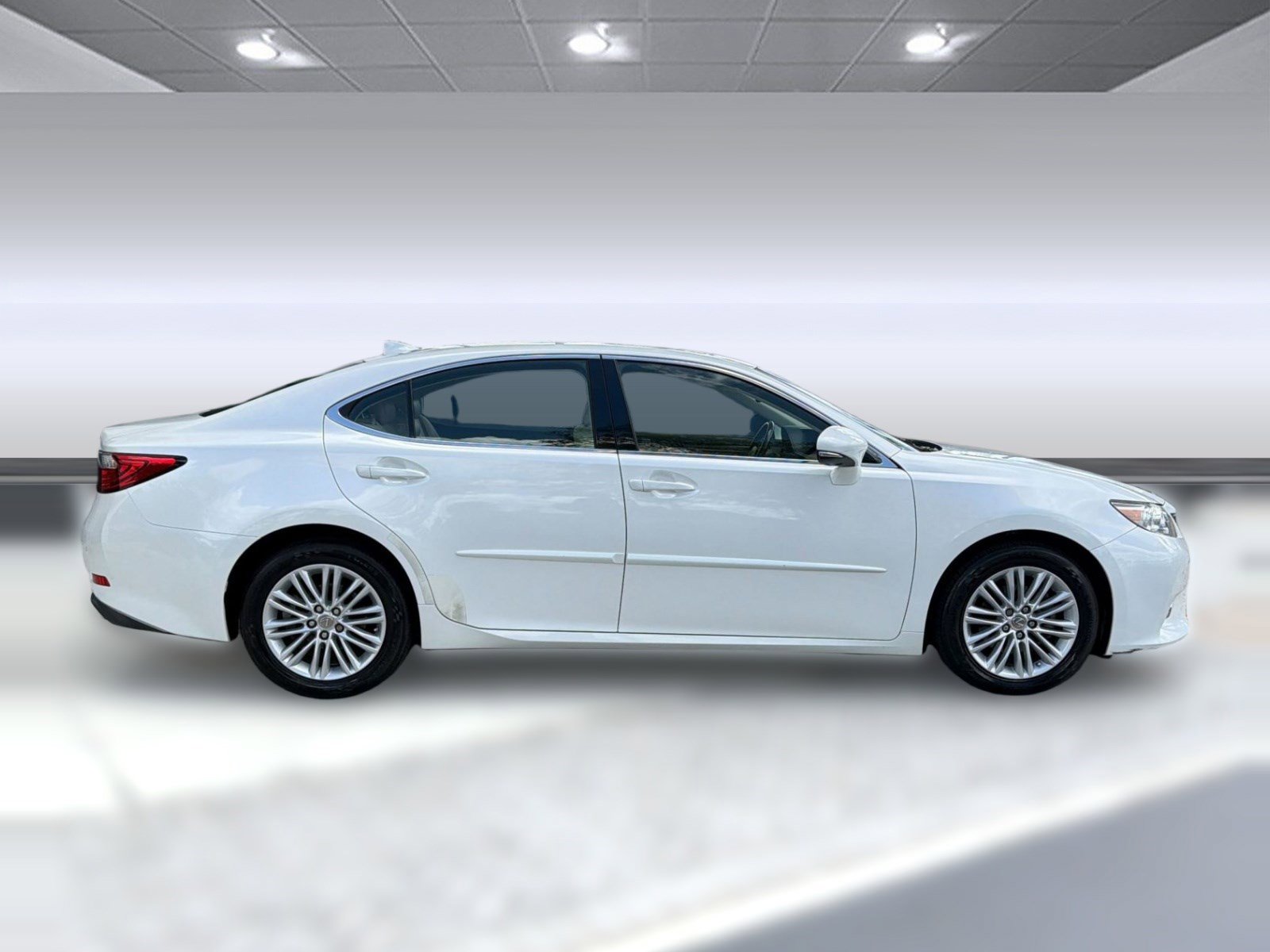 Used 2015 Lexus ES 350 w/ Luxury Package image 8