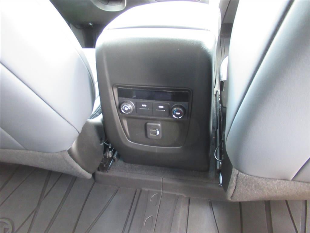 Used 2024 Buick Enclave Essence w/ Technology Package FWD image 32