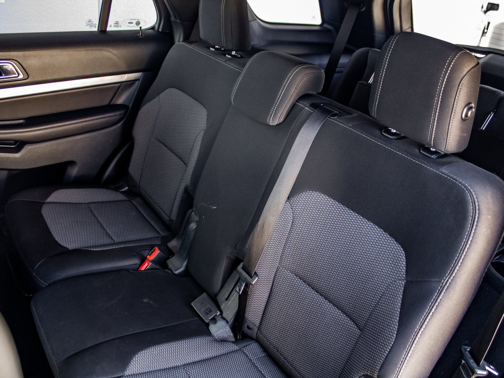 Used 2018 Ford Explorer XLT image 22
