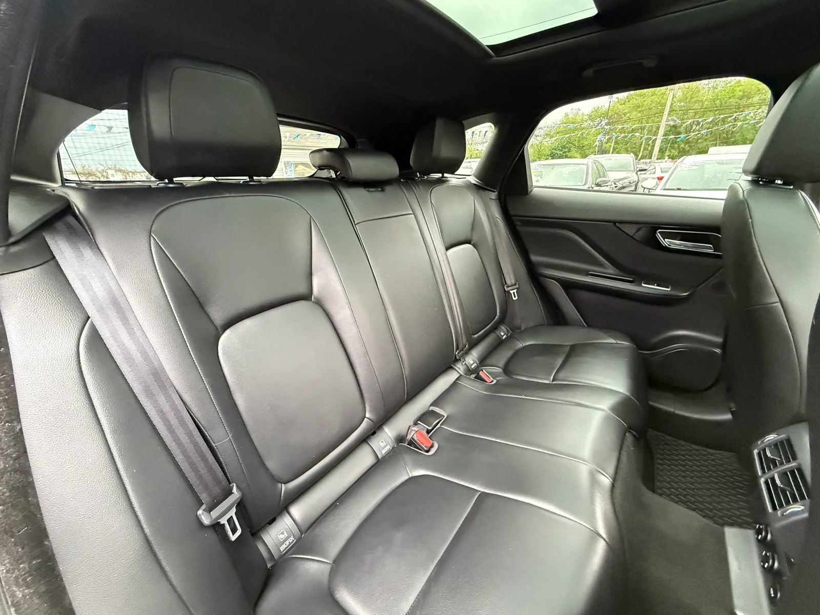 Used 2018 Jaguar F-PACE Premium AWD/4WD image 47
