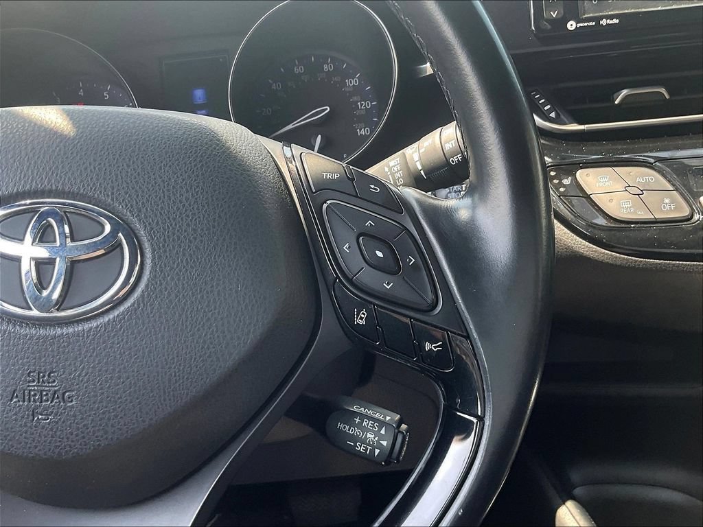 Used 2018 Toyota C-HR XLE FWD image 11