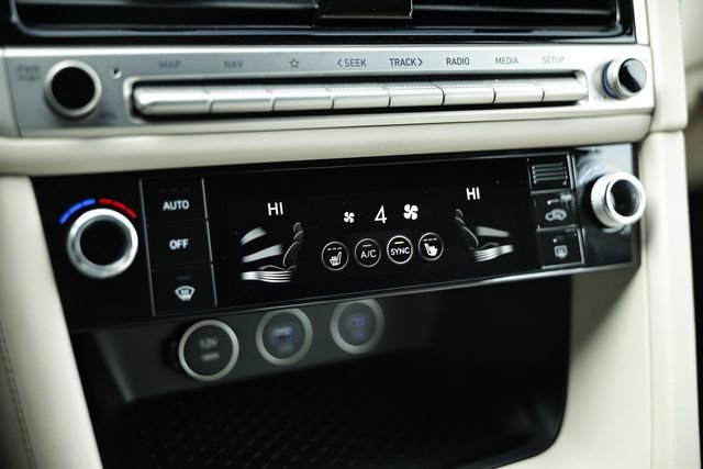 Used 2026 Genesis G70 2.5T image 37