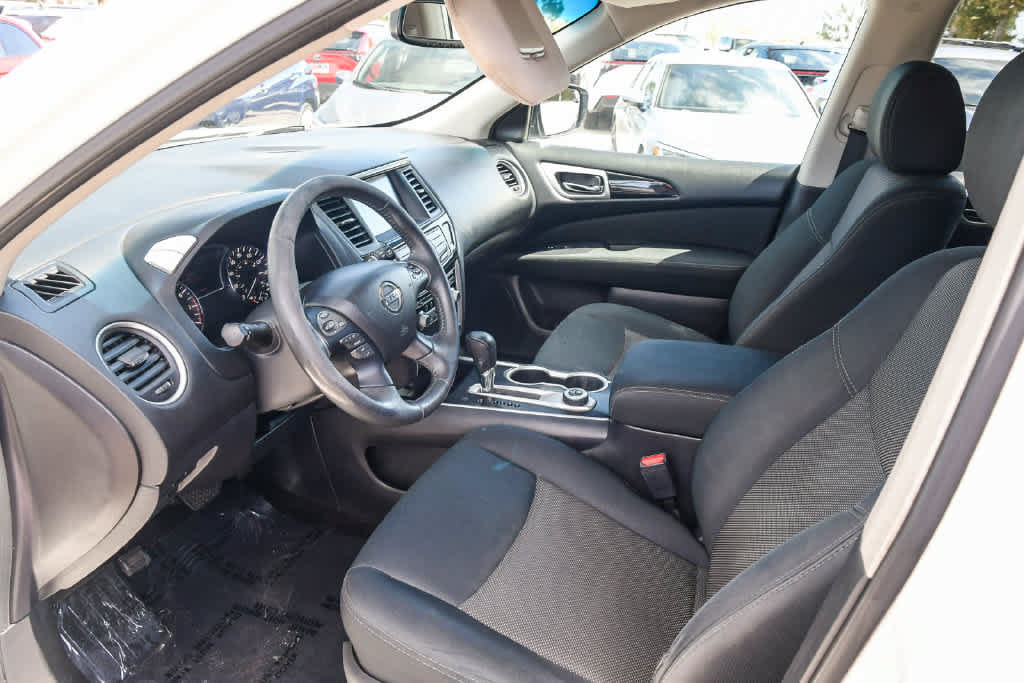Used 2017 Nissan Pathfinder SV AWD/4WD image 17