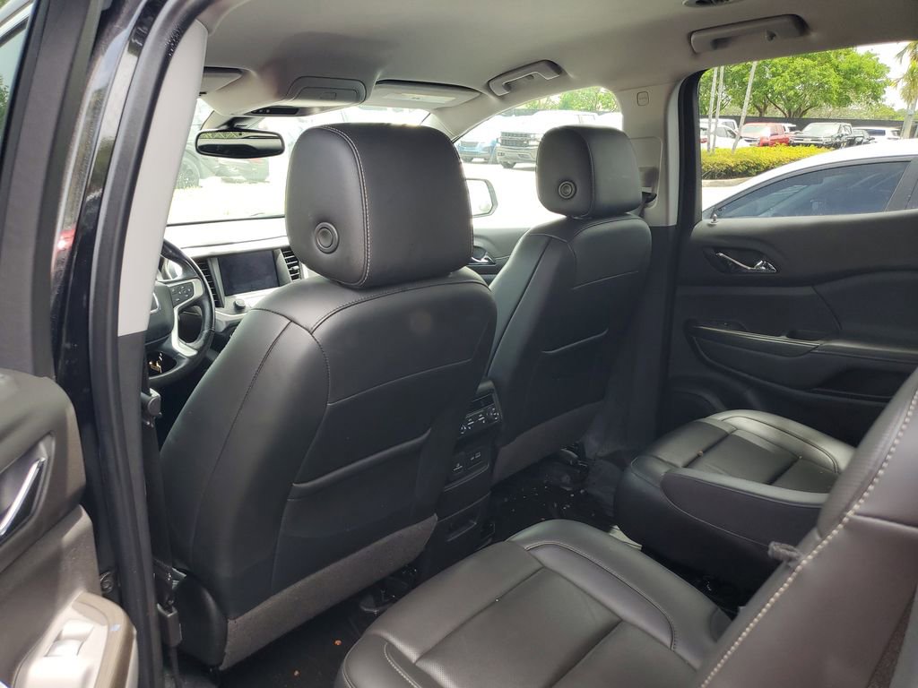 Used 2022 GMC Acadia SLT w/ Preferred Package FWD image 12