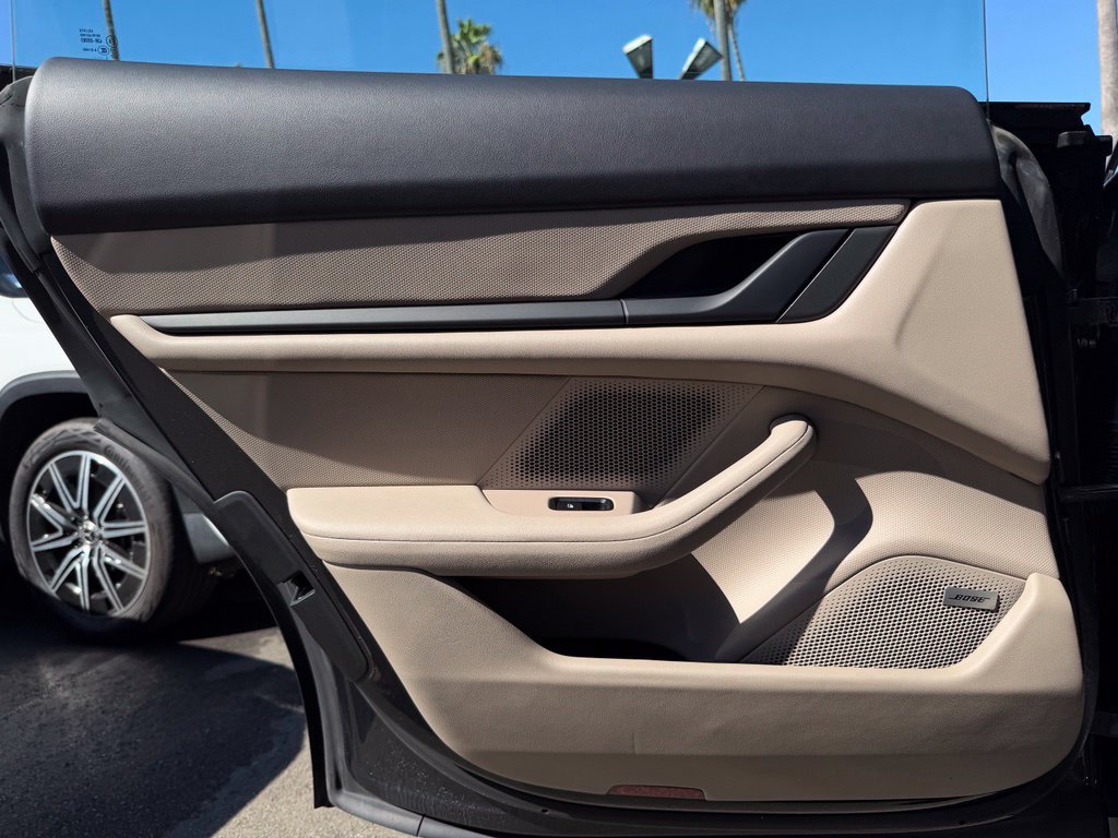 Used 2022 Porsche Taycan RWD image 41