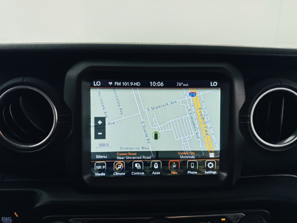 Used 2021 Jeep Wrangler Unlimited Sahara AWD/4WD image 17