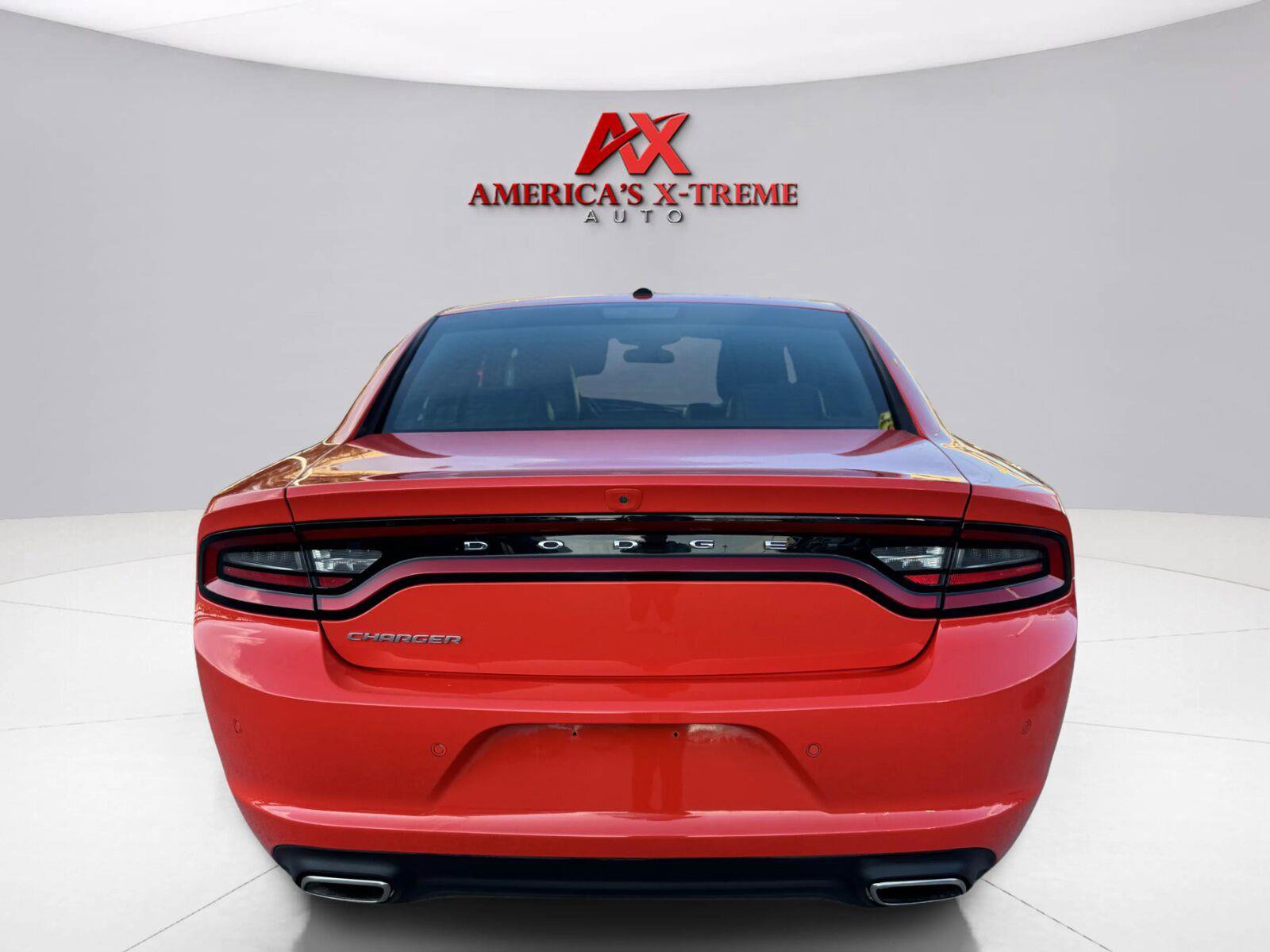 Used 2021 Dodge Charger SXT w/ Leather Interior Group RWD image 5
