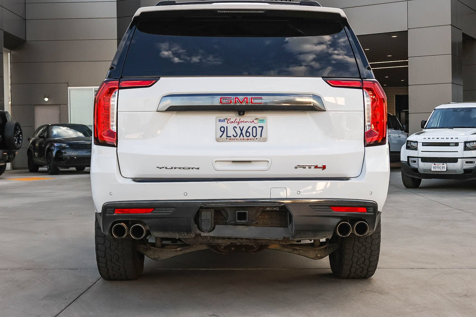 Used 2024 GMC Yukon AT4 w/ AT4 Premium Plus Package AWD/4WD image 6