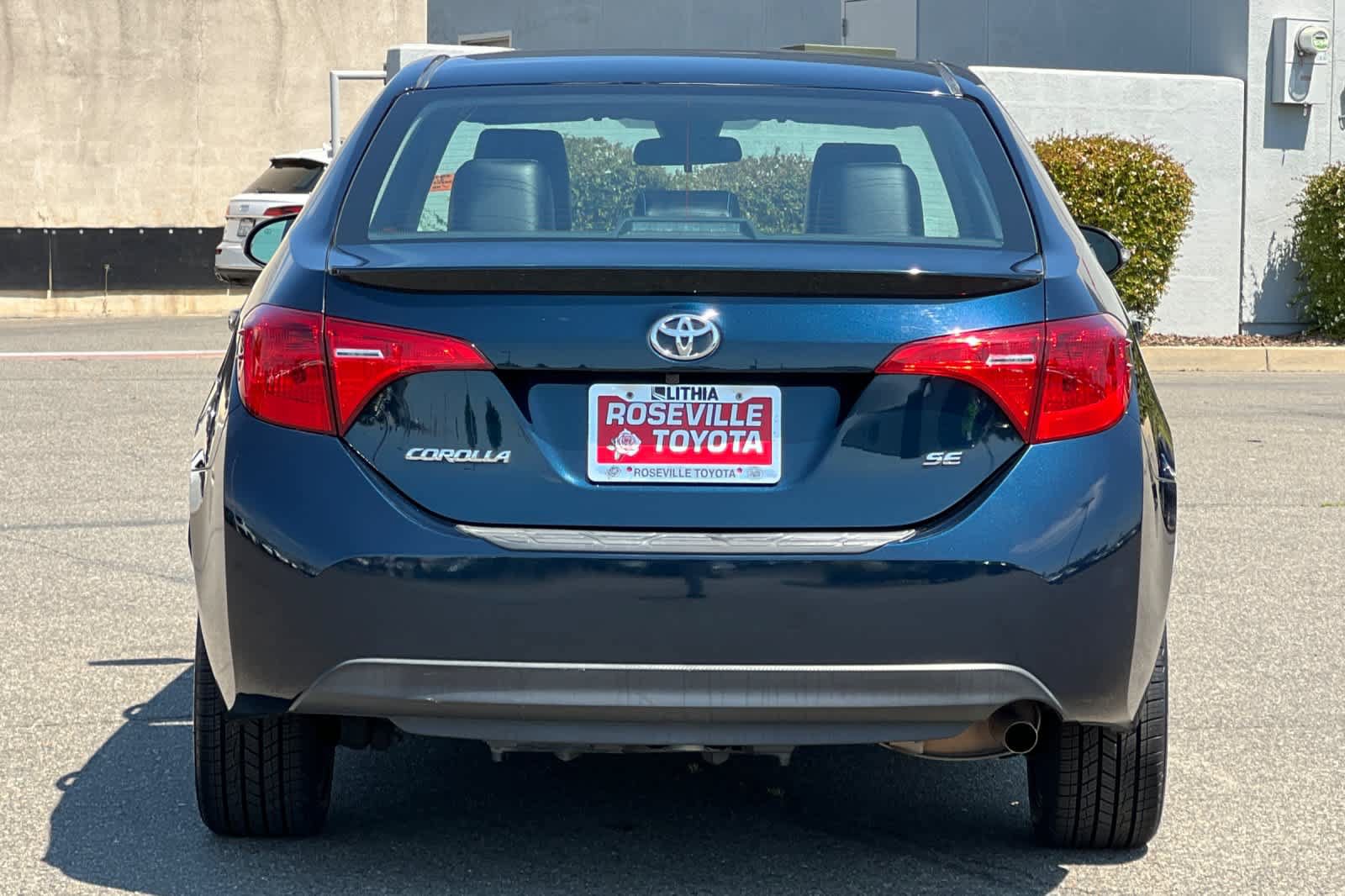 Certified 2018 Toyota Corolla SE w/ Carpet Mat Package (TMS) FWD image 8