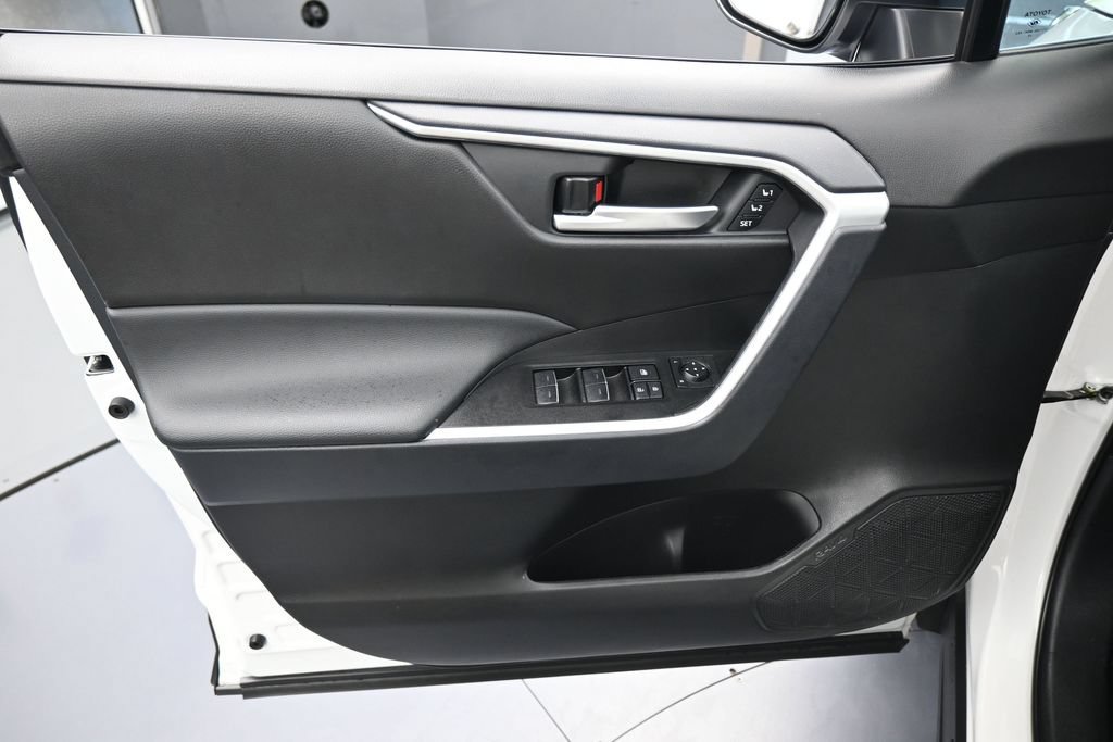 Used 2025 Toyota RAV4 XLE Premium FWD image 13