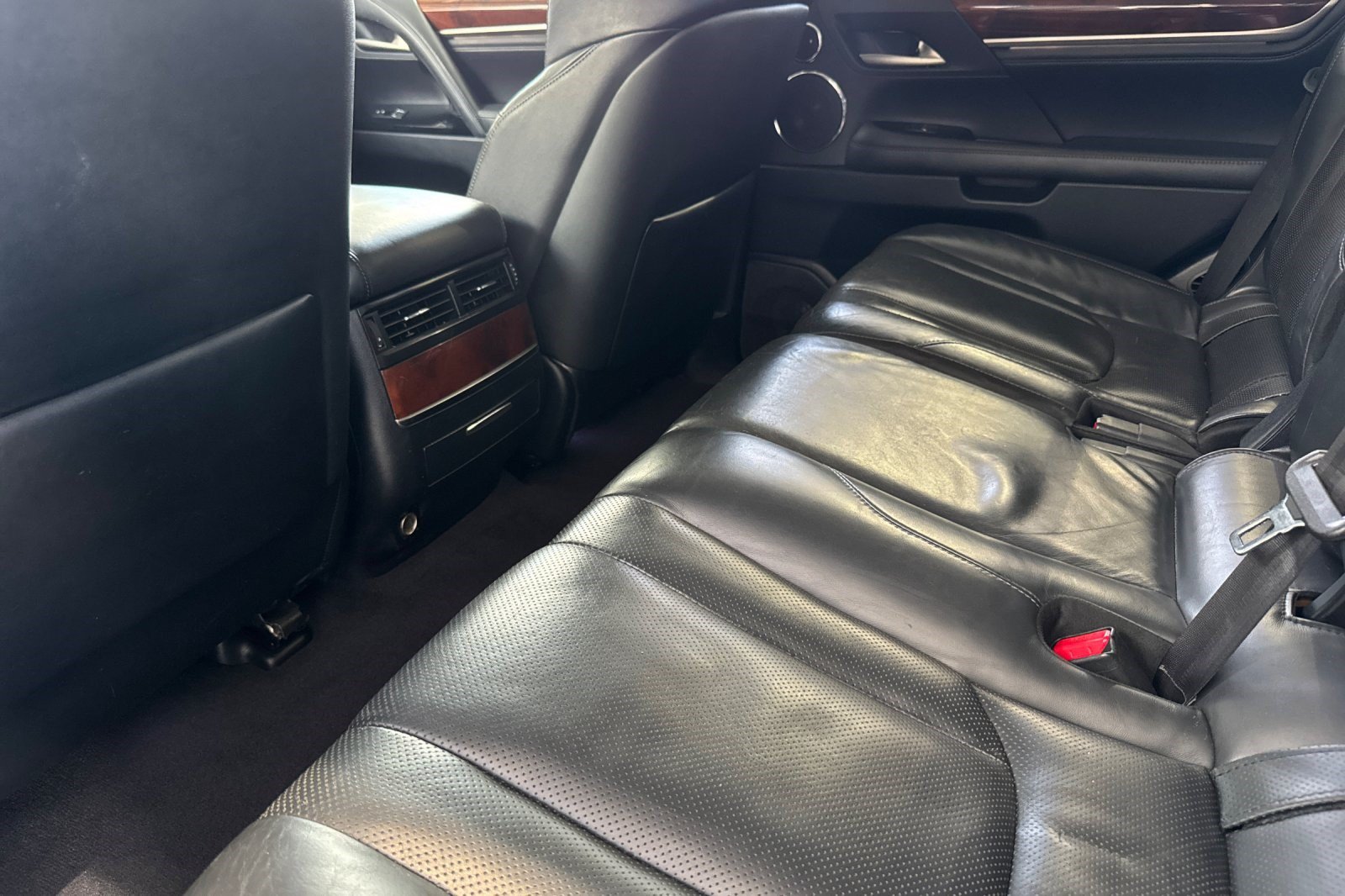 Used 2017 Lexus LX 570 4WD w/ Luxury Package image 15