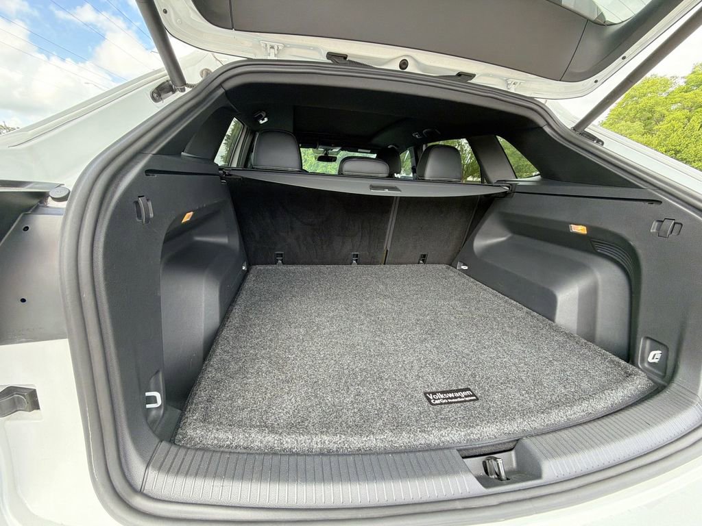 Used 2021 Volkswagen Atlas Cross Sport SE w/ Panoramic Sunroof Package FWD image 33