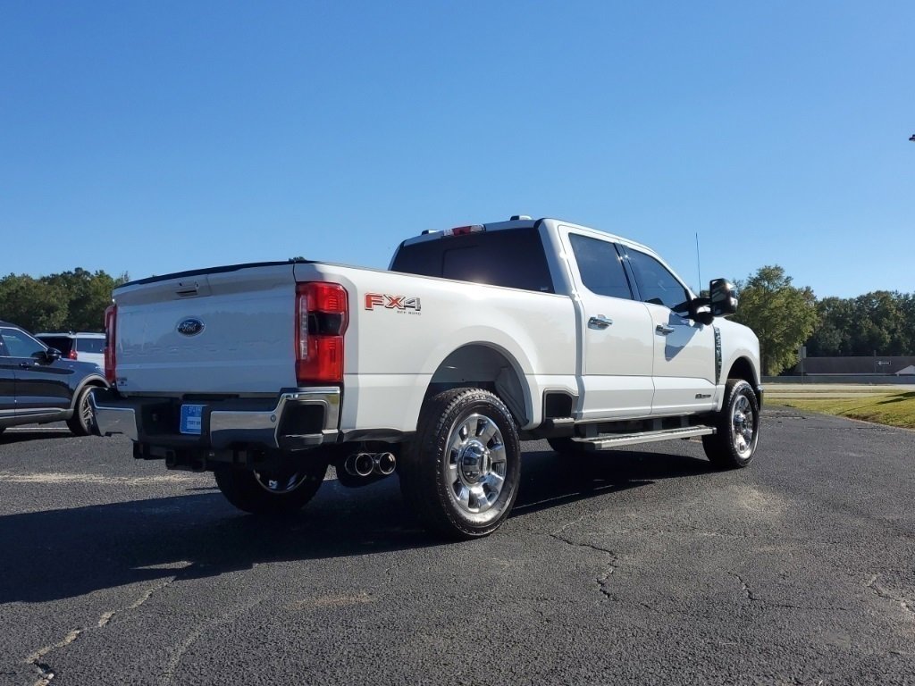 Used 2025 Ford F250 Lariat w/ Chrome Package image 3