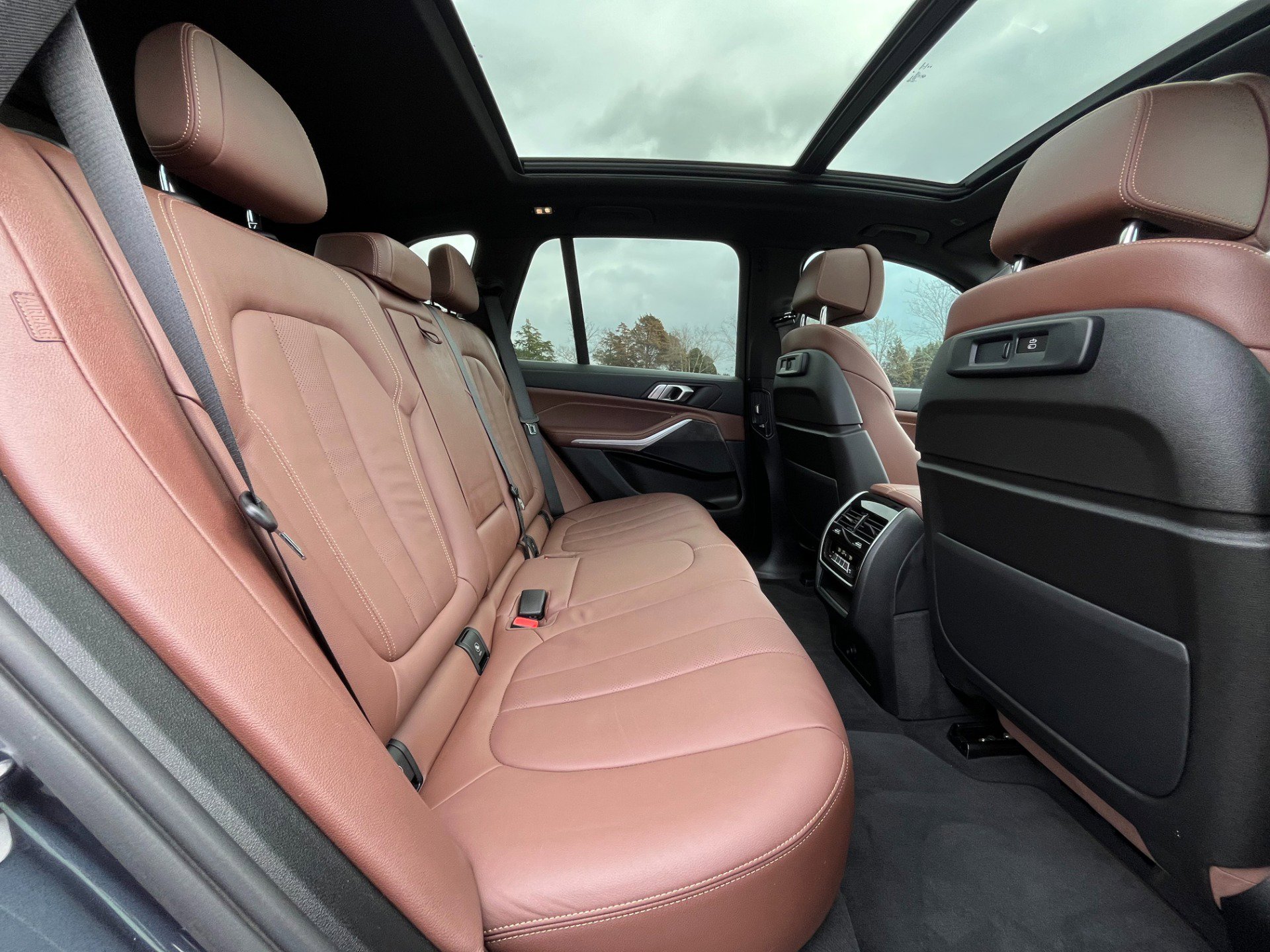 Used 2022 BMW X5 xDrive40i w/ M Sport Package image 17