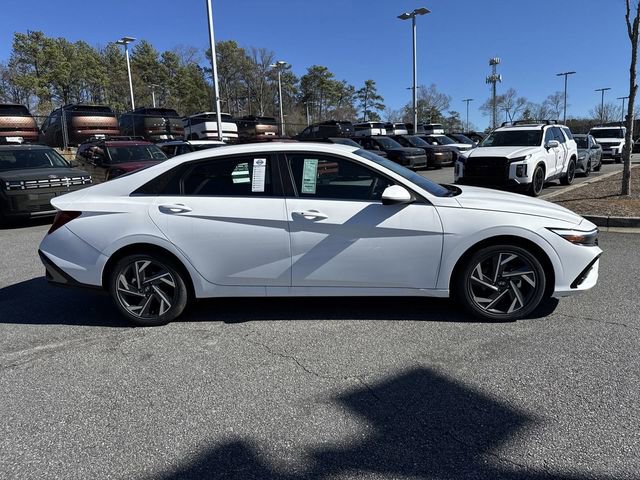 Certified 2025 Hyundai Elantra SEL image 8