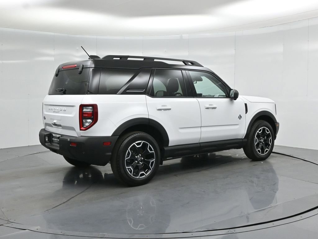 Certified 2025 Ford Bronco Sport Outer Banks w/ Outer Banks Tech Package+ AWD/4WD image 28