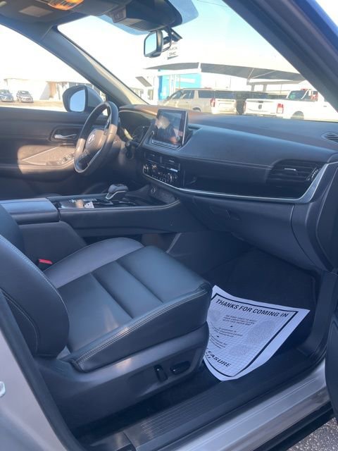 Used 2023 Nissan Rogue SL image 11