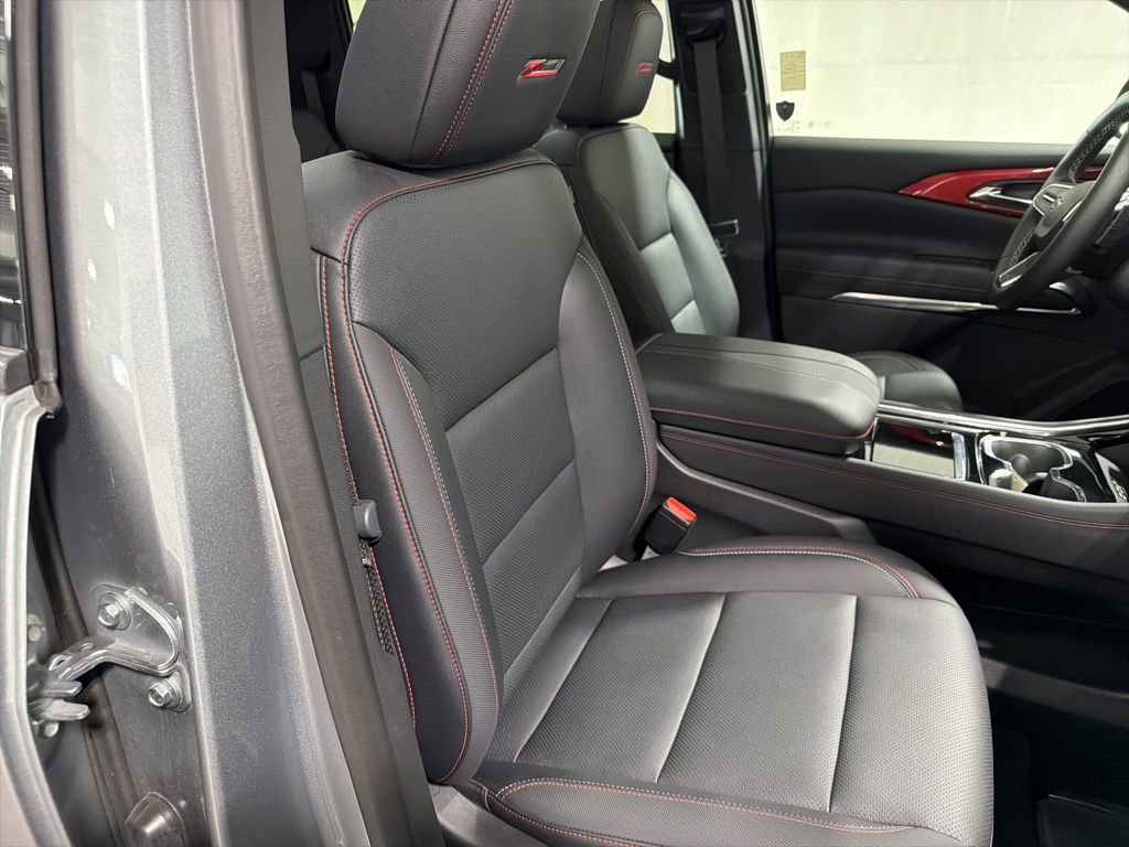 Certified 2025 Chevrolet Traverse Z71 w/ Driver Confidence Package image 23