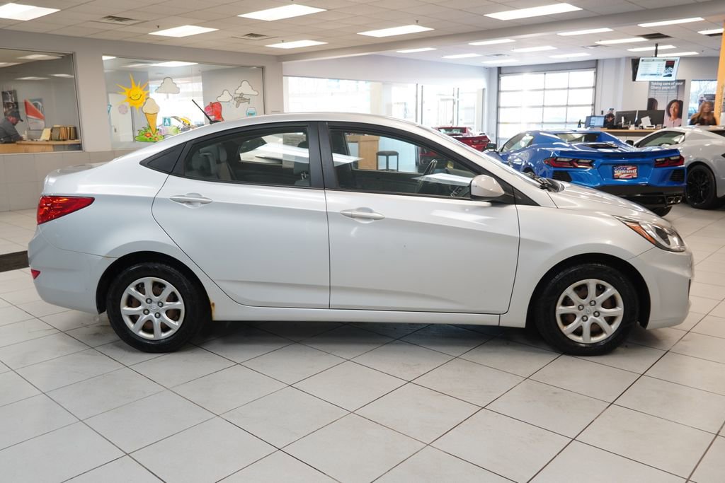 Used 2013 Hyundai Accent GLS image 11