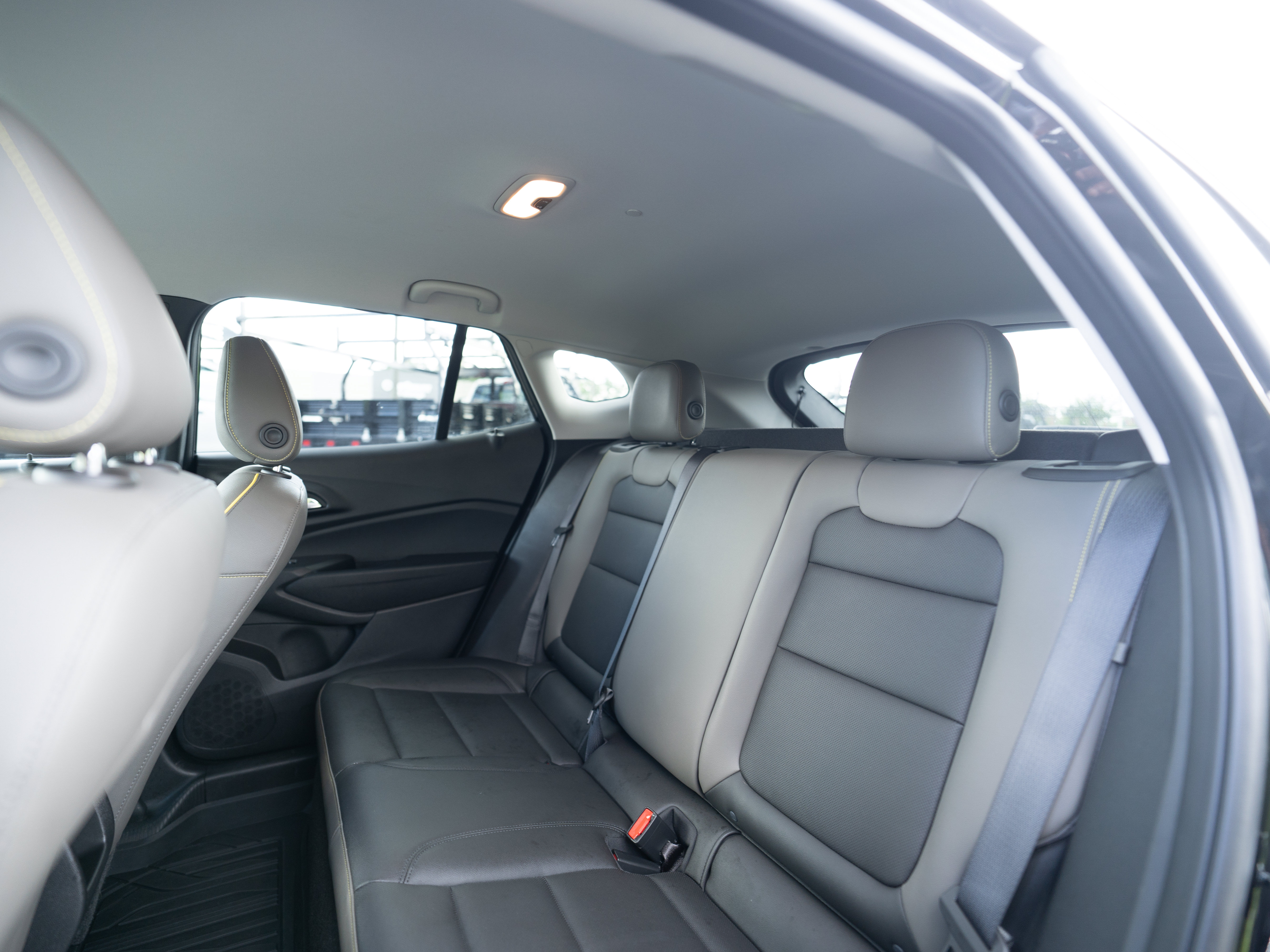 Used 2025 Chevrolet Trax ACTIV w/ Driver Confidence Package FWD image 9