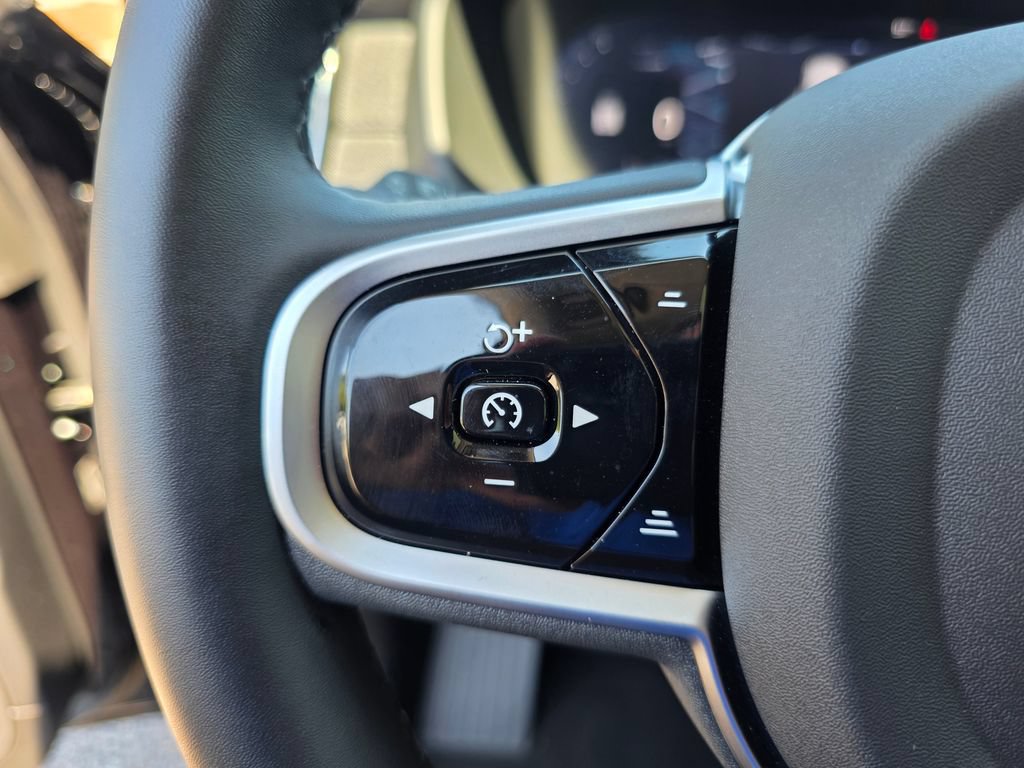 Used 2026 Volvo XC90 B6 Plus AWD/4WD image 23