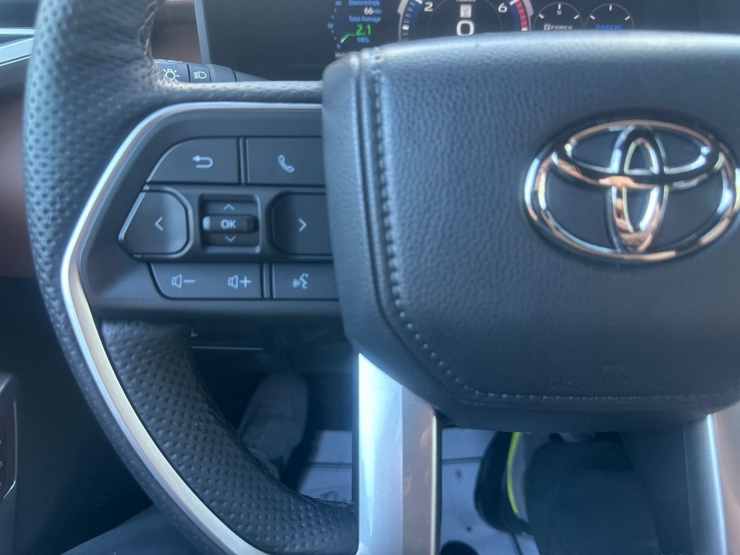 Used 2025 Toyota Tundra 1794 Edition w/ TRD Off-Road Package AWD/4WD image 35
