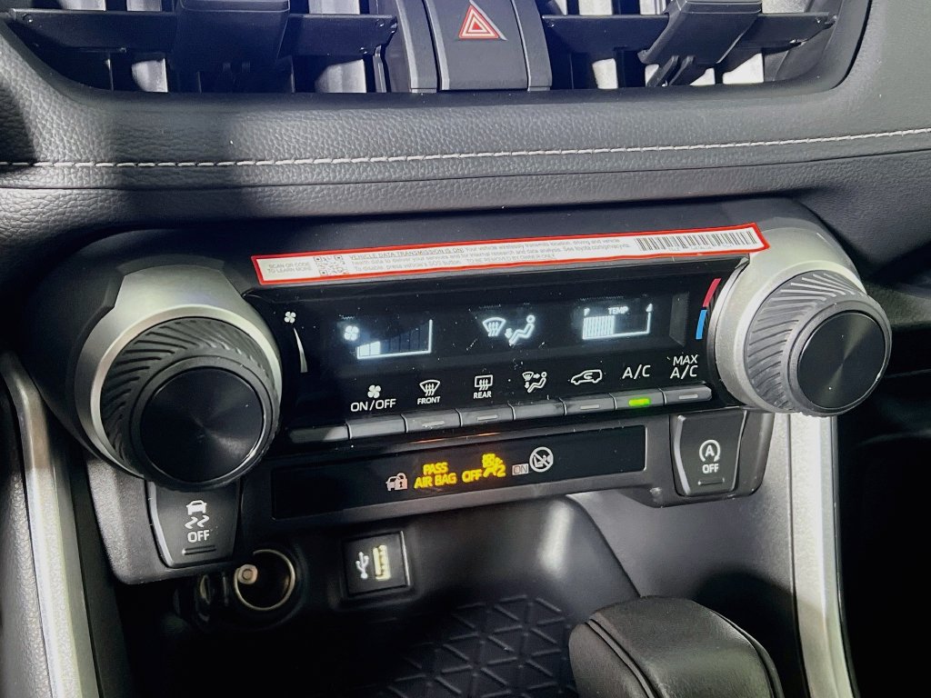 Certified 2025 Toyota RAV4 LE AWD/4WD image 14
