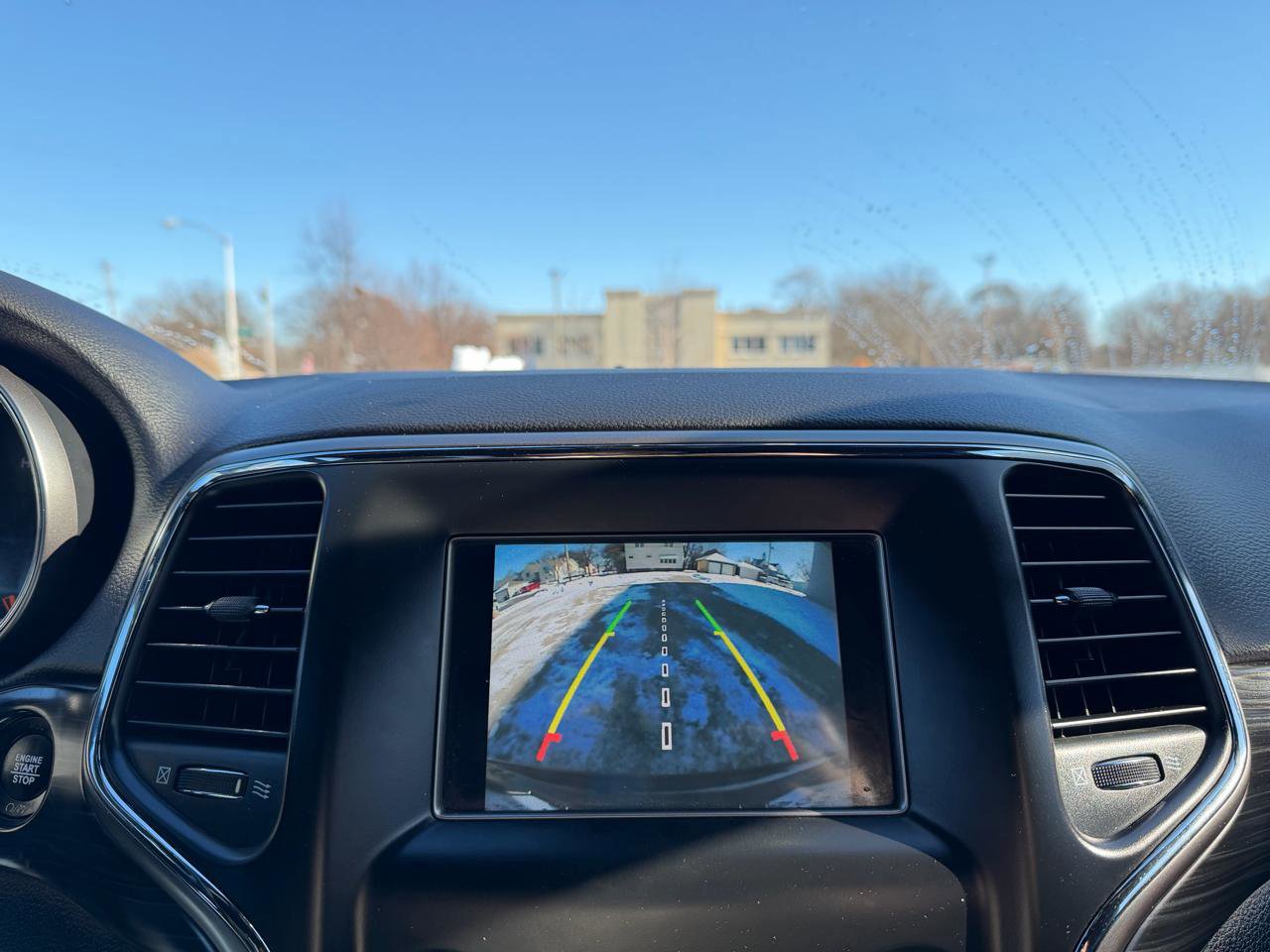 Used 2020 Jeep Grand Cherokee Laredo image 13