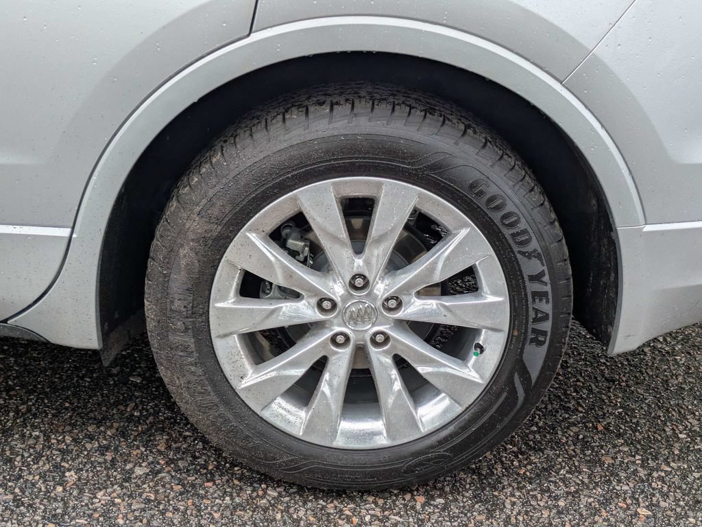 Used 2017 Buick Envision Essence FWD image 11