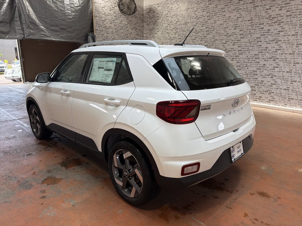 Used 2026 Hyundai Venue SEL FWD image 5