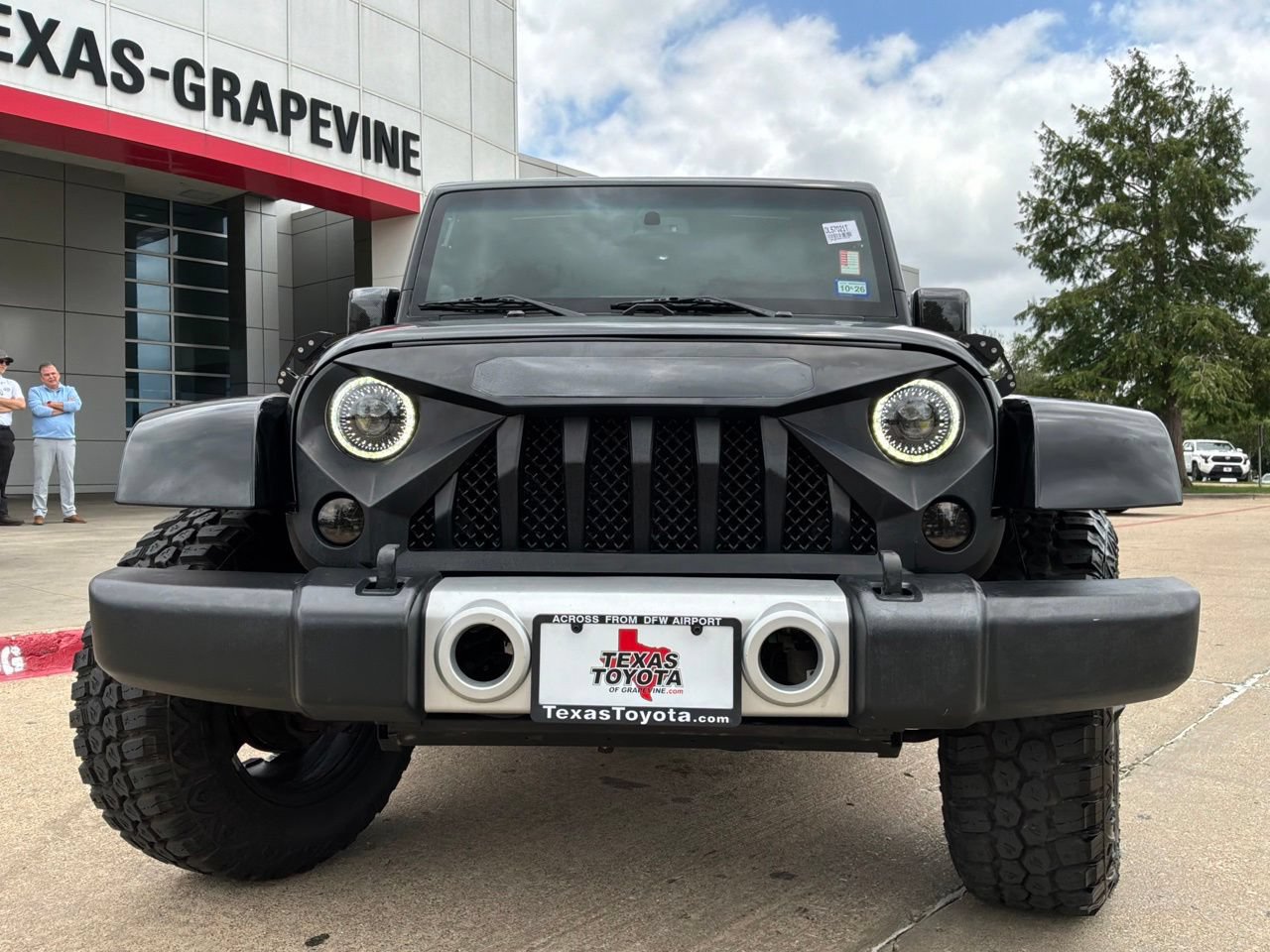 Used 2013 Jeep Wrangler Unlimited Sahara AWD/4WD image 3