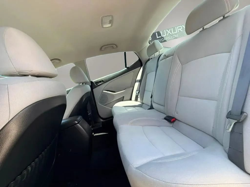 Used 2012 Kia Optima LX FWD image 16