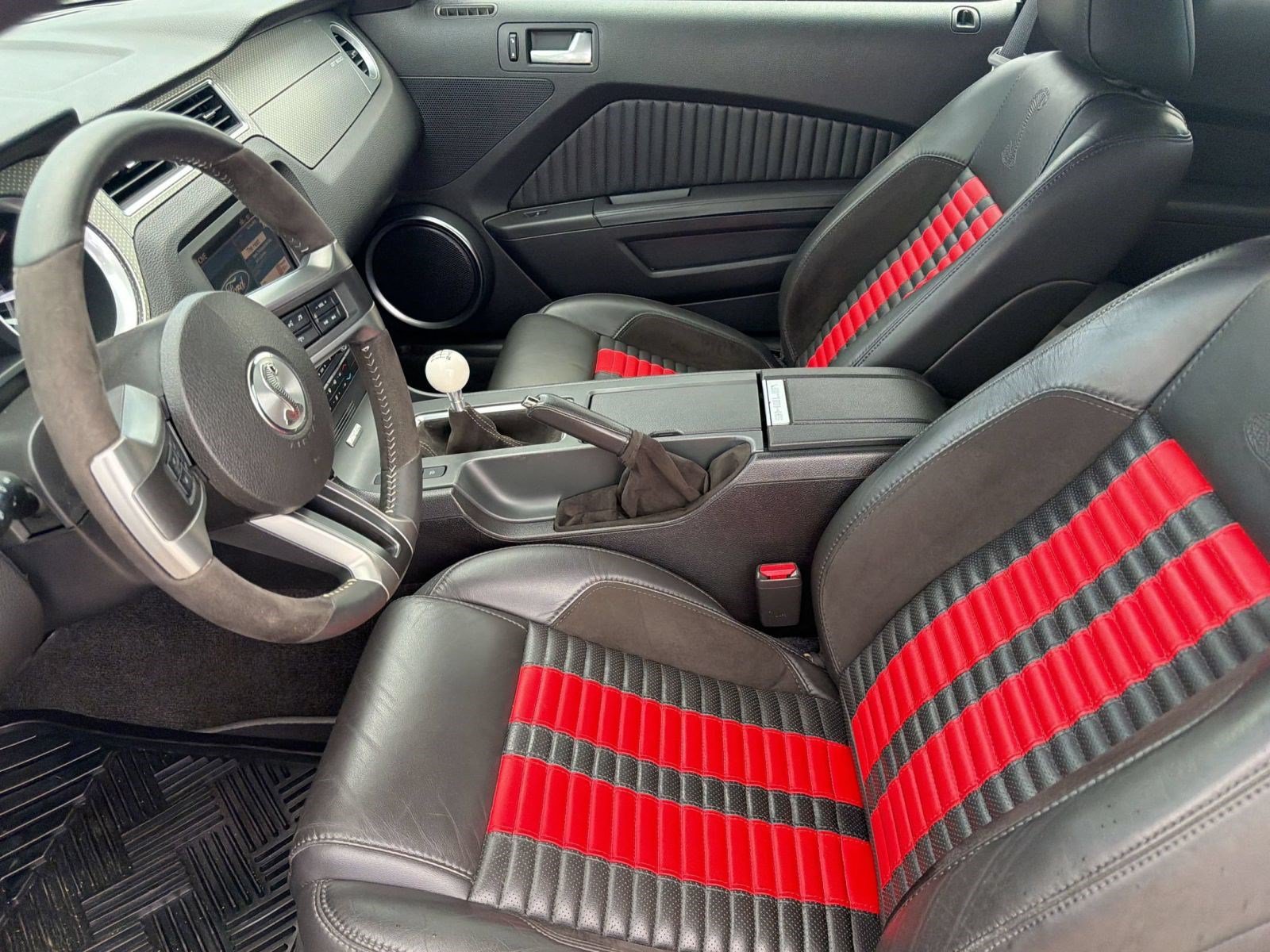 Used 2011 Ford Mustang Shelby GT500 w/ SVT Performance Pkg RWD image 22