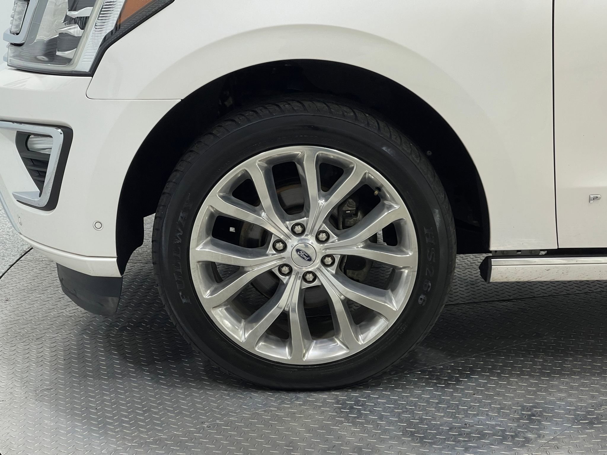Used 2019 Ford Expedition Max Platinum AWD/4WD image 37