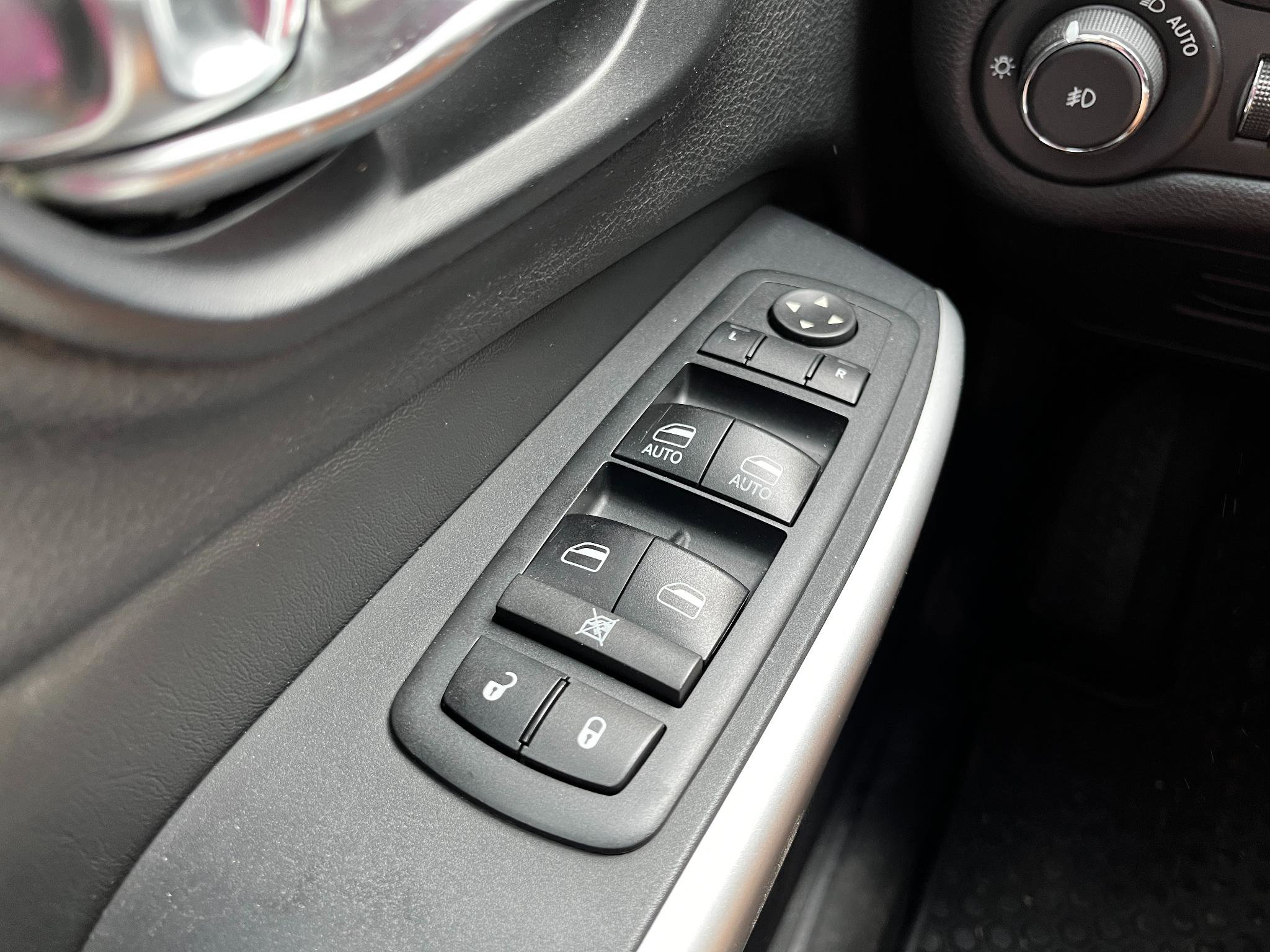 Used 2017 Jeep Cherokee Trailhawk w/ Comfort/Convenience Group image 20