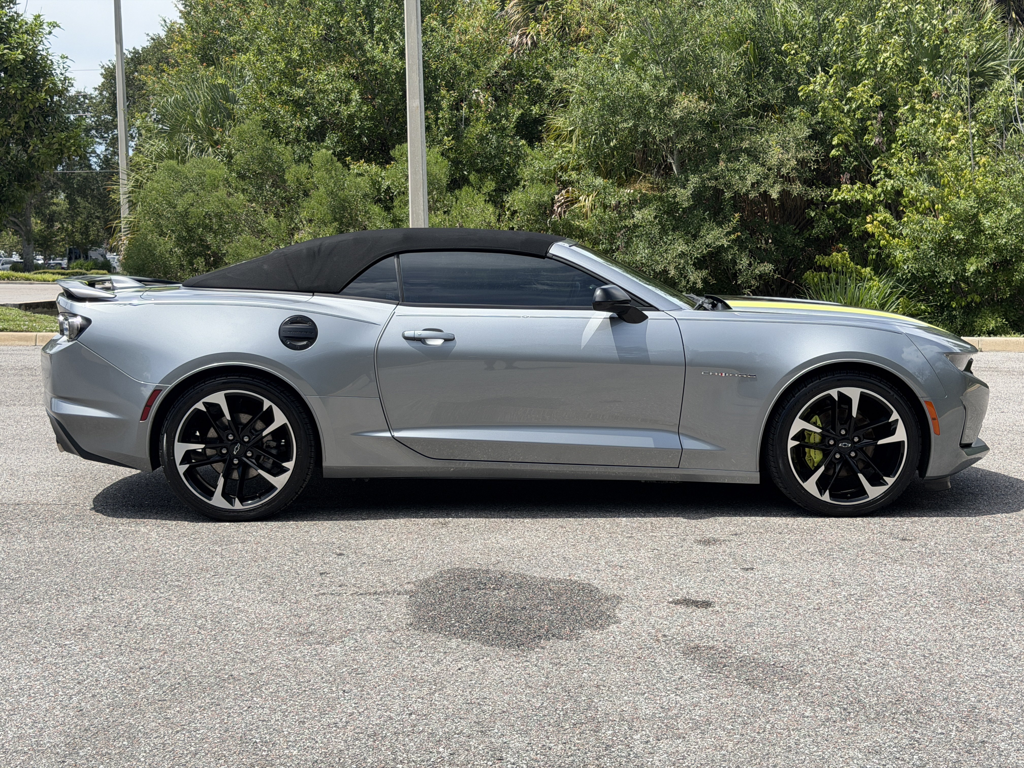 Used 2023 Chevrolet Camaro LT RWD image 11