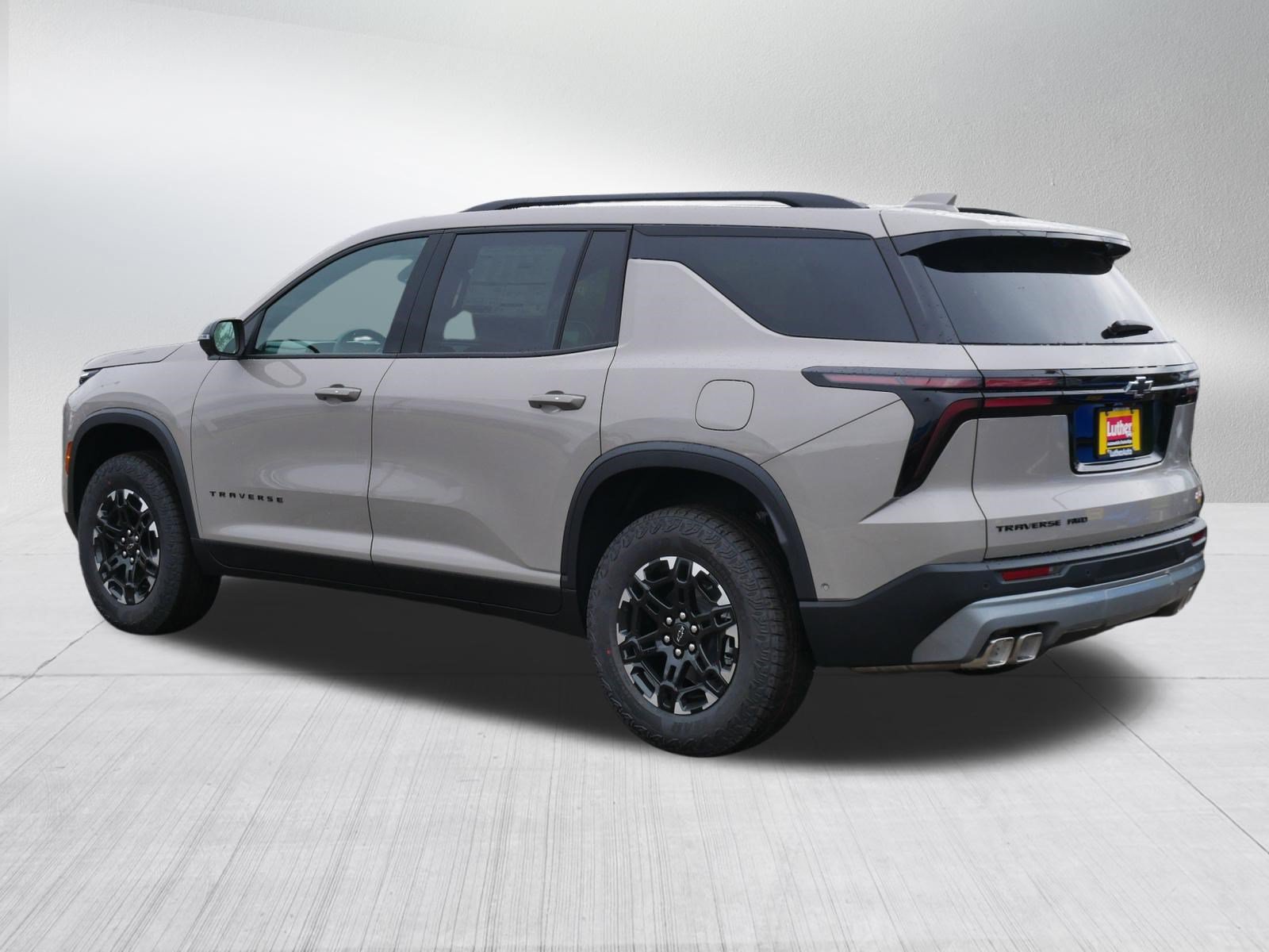 New 2027 Chevrolet Traverse Z71 w/ Enhanced Driving Package AWD/4WD image 2