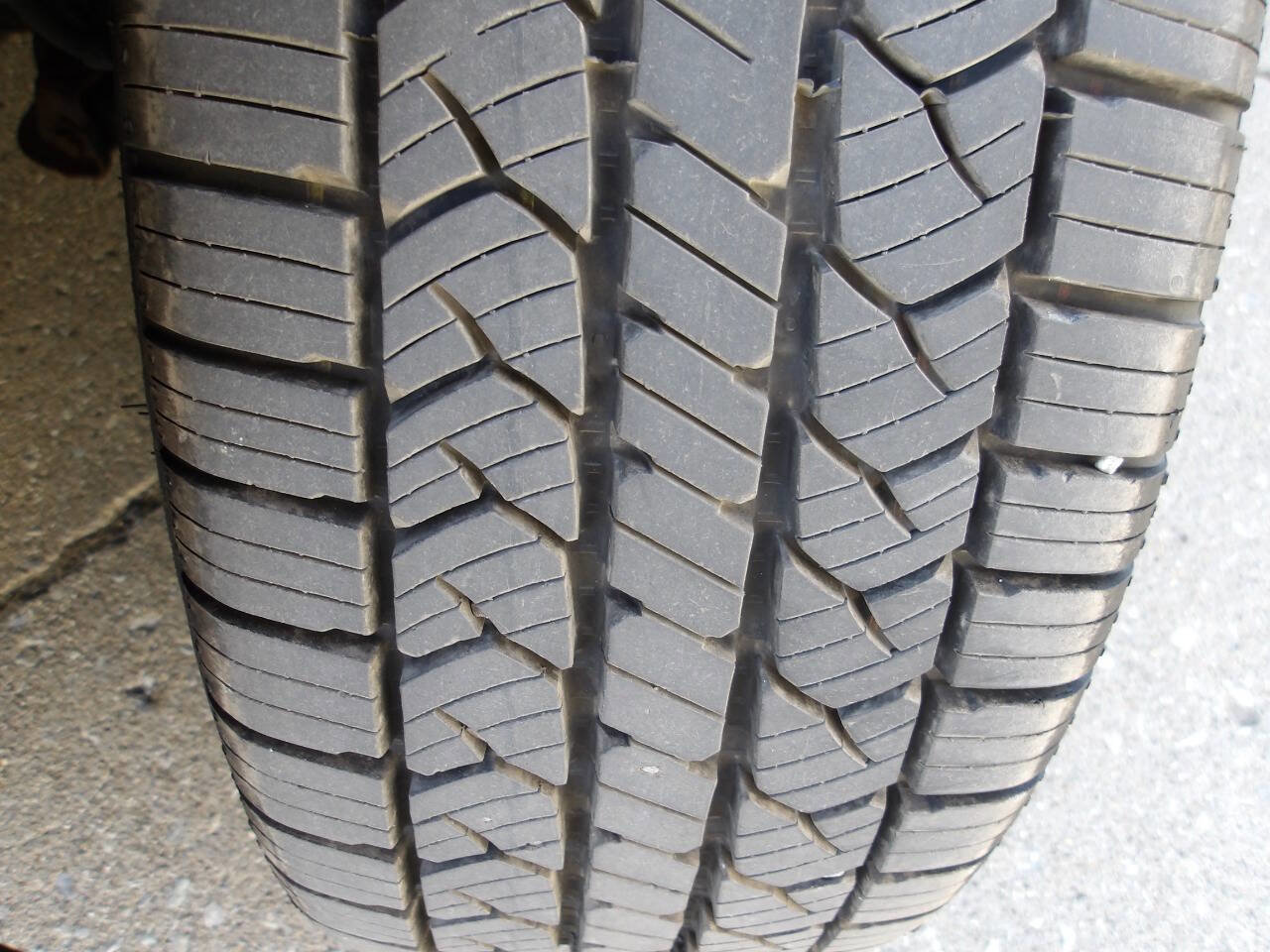 Used 2014 Ford Fiesta SE w/ Equipment Group 201A FWD image 7