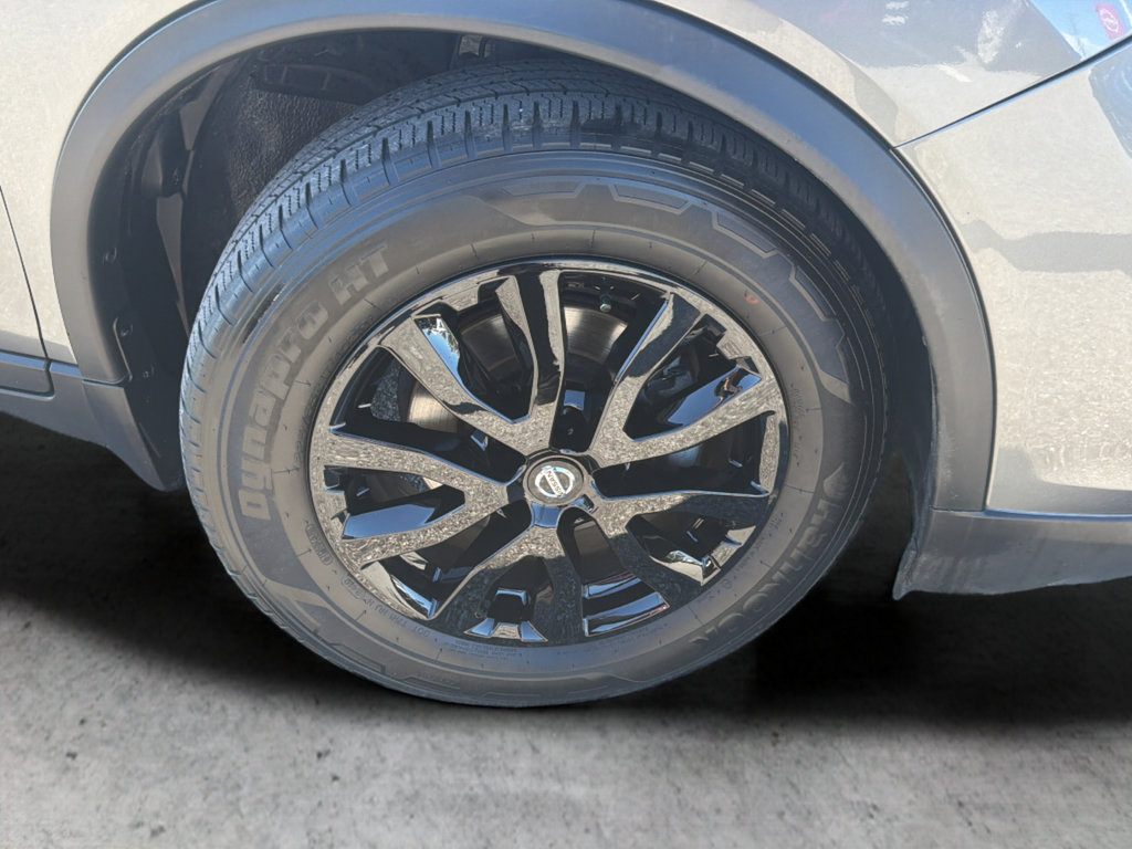 Used 2020 Nissan Rogue SV FWD image 56