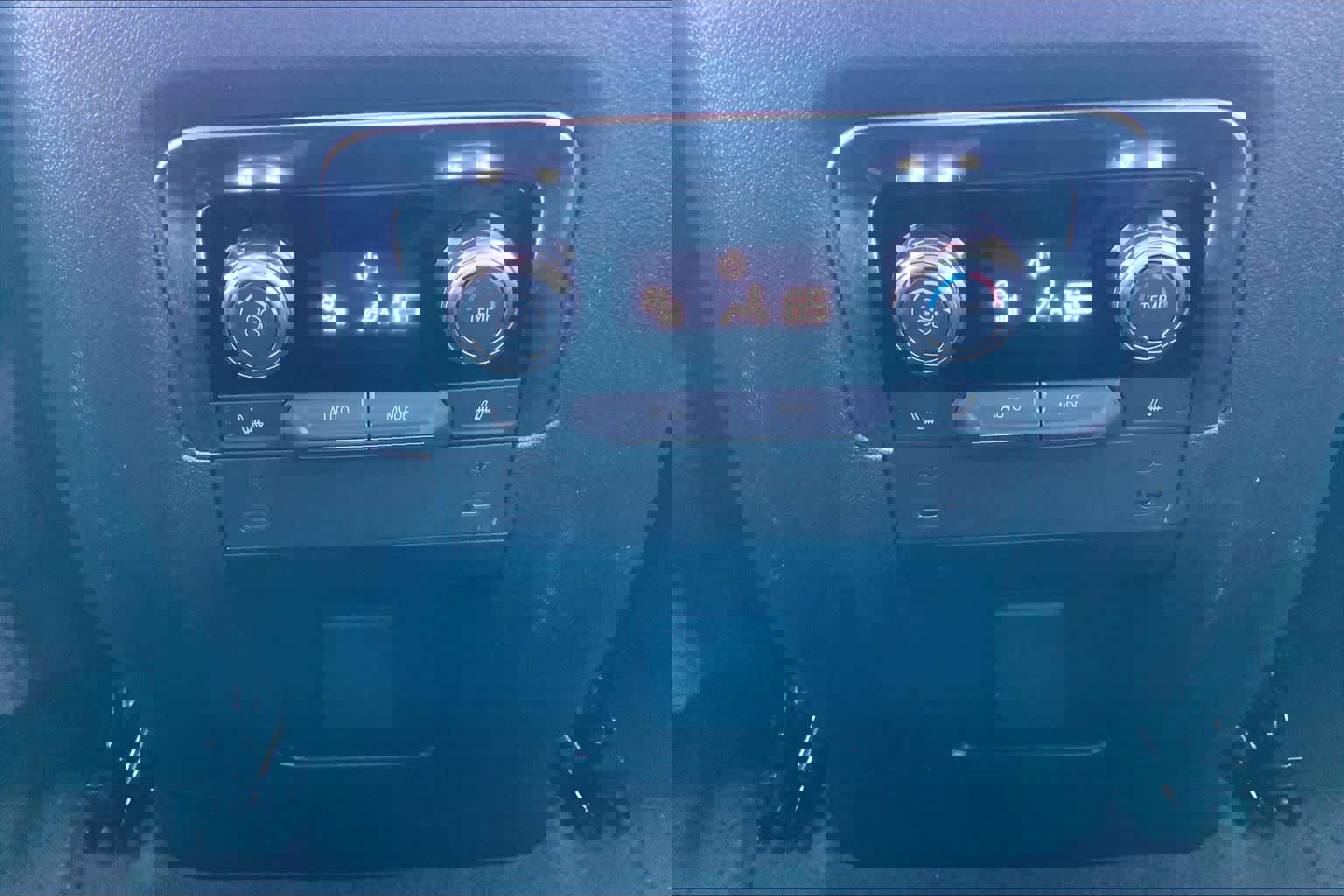 Used 2025 GMC Yukon Denali image 29