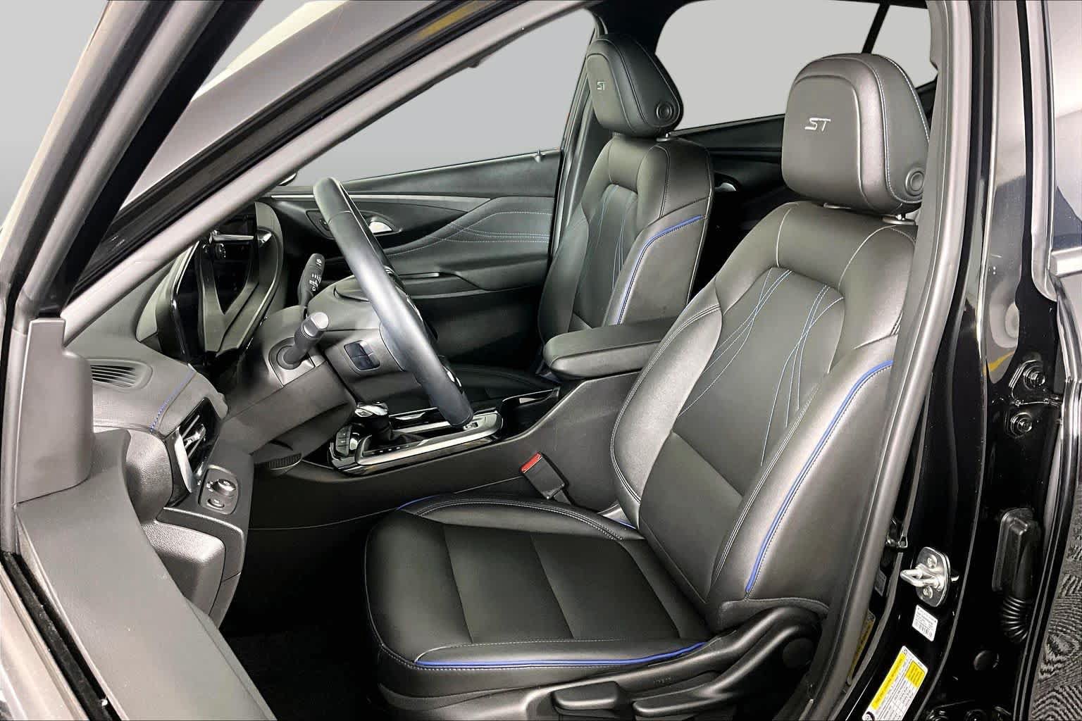 Used 2025 Buick Envista Sport Touring w/ Advanced Safety Package FWD image 8