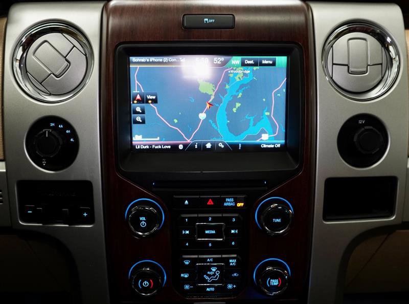 Used 2014 Ford F150 King Ranch w/ King Ranch Luxury Package image 21