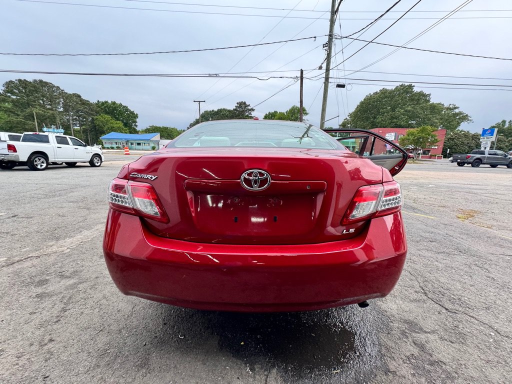 Used 2011 Toyota Camry LE FWD image 5