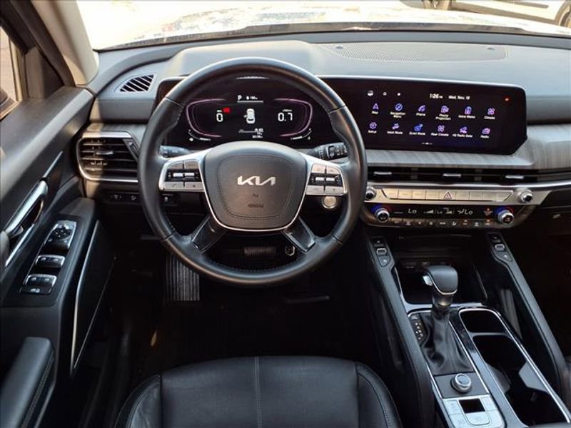 Used 2023 Kia Telluride EX w/ EX Captain's Chair Package image 14